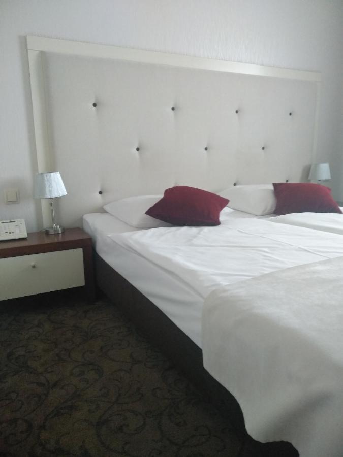 Hotel Prezydencki 4-Star Rzeszow Exterior photo