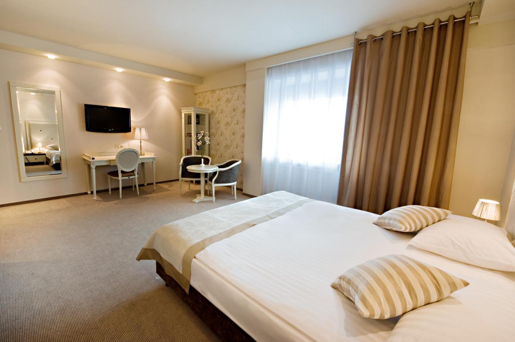 Hotel Prezydencki 4-Star Rzeszow Exterior photo