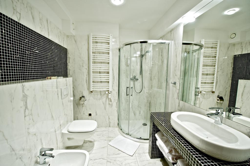 Hotel Prezydencki 4-Star Rzeszow Room photo