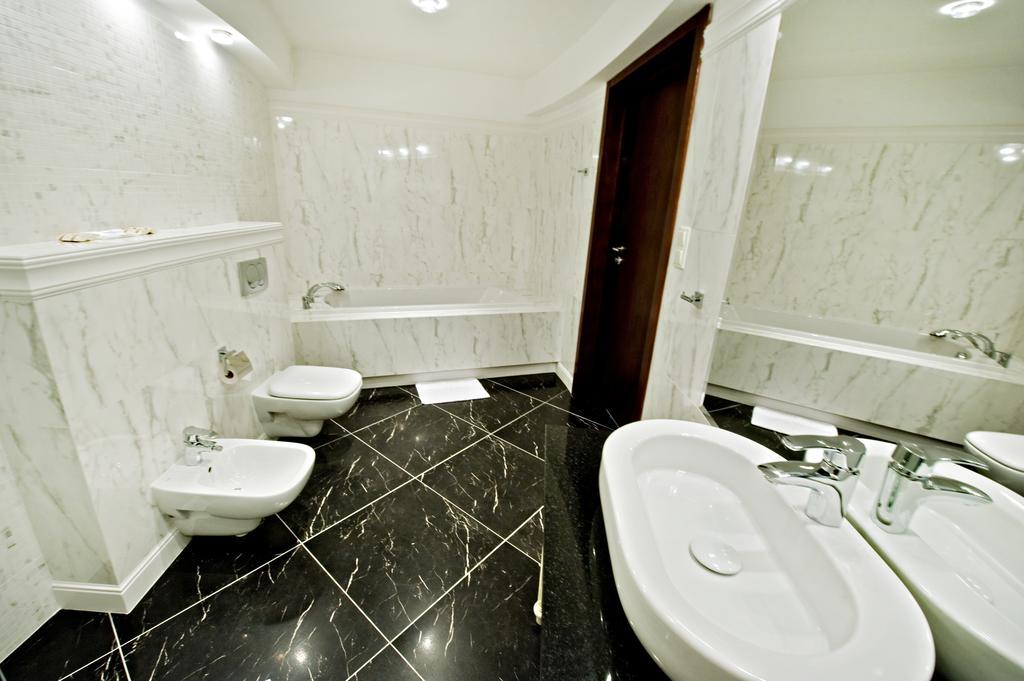 Hotel Prezydencki 4-Star Rzeszow Room photo