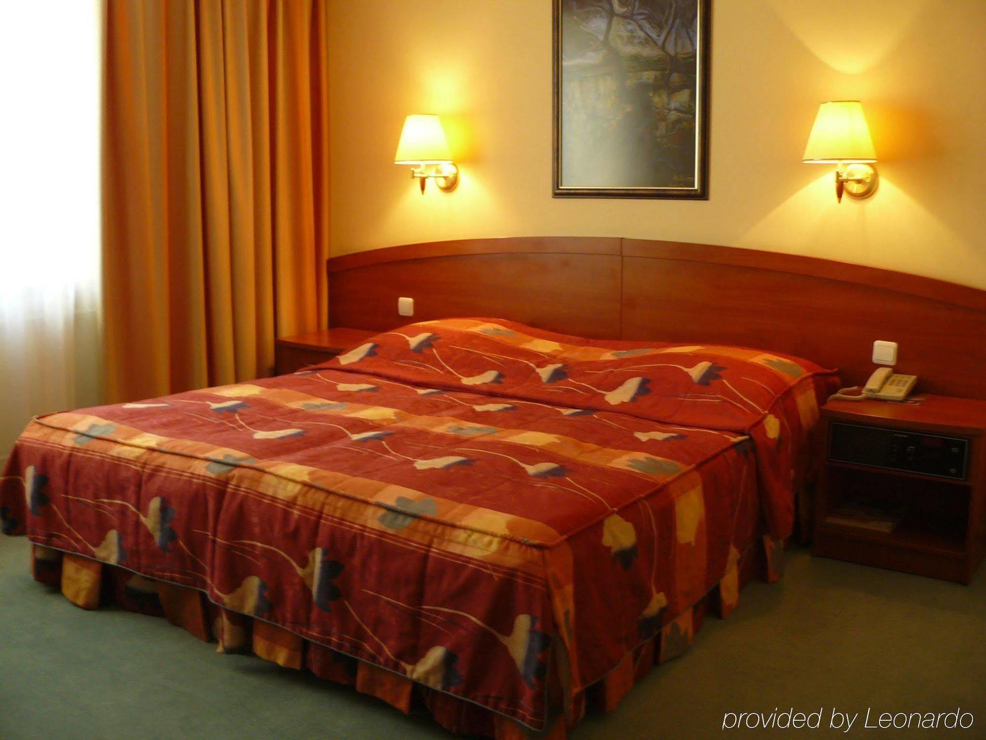 Hotel Prezydencki 4-Star Rzeszow Room photo