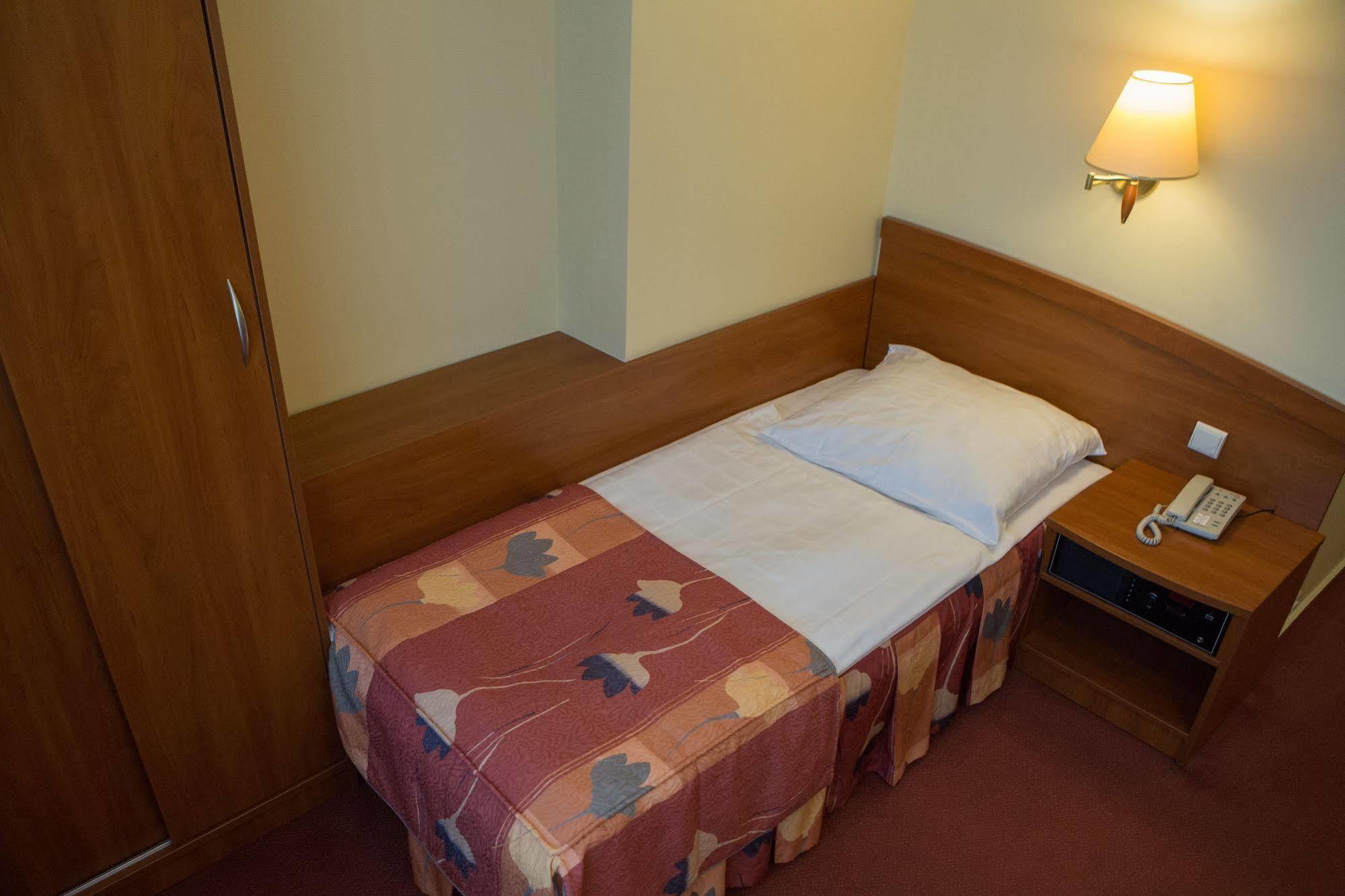Hotel Prezydencki 4-Star Rzeszow Exterior photo